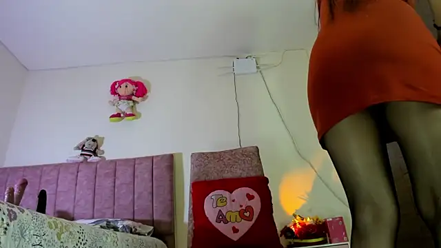 hot Dariana pantyhose online show from June 6, 4:02 pm