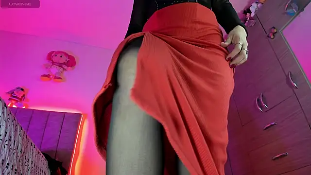 hot Dariana pantyhose online show from April 29, 5:51 pm