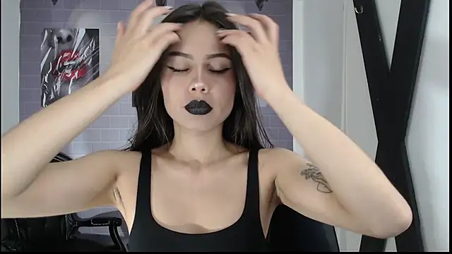 Snapshot of aleesha_cameron02 chatting on October 7, 7:18 pm aleesha cameron02 online show from October 7, 7:18 pm