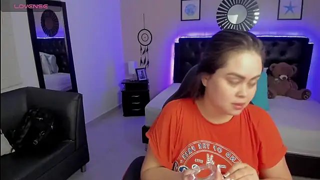 LolaVillalobos online show from October 8, 2:32 pm