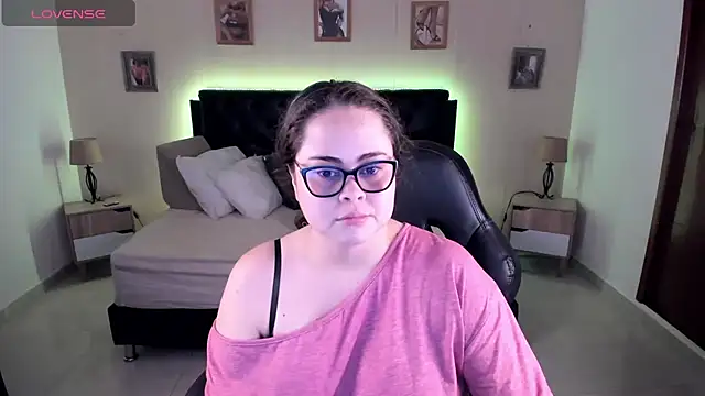 LolaVillalobos online show from August 7, 2:57 pm