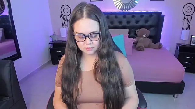 LolaVillalobos online show from February 20, 3:13 pm