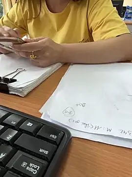 PhuongNhi21 online show from September 11, 2:23 am