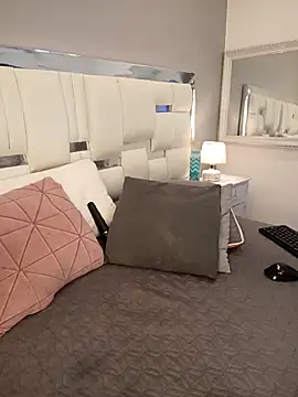 Eva Johnss online show from February 25, 12:58 pm