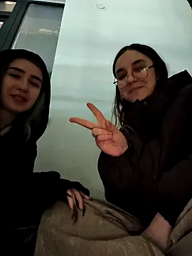 ameliameadd online show from April 10, 7:09 pm