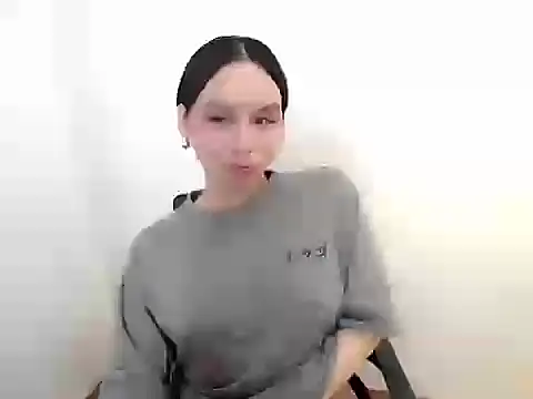 holly tabby online show from October 31, 12:12 am