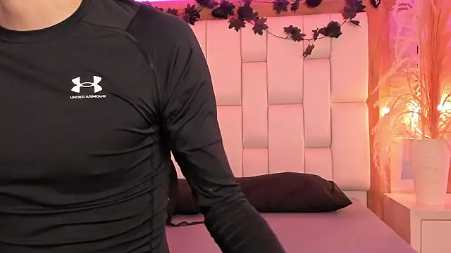 Daphne And Roger online show from February 3, 10:53 am