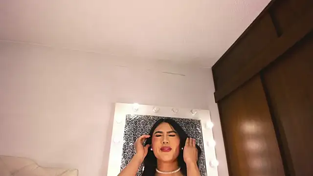 lina quinn online show from November 21, 4:14 am