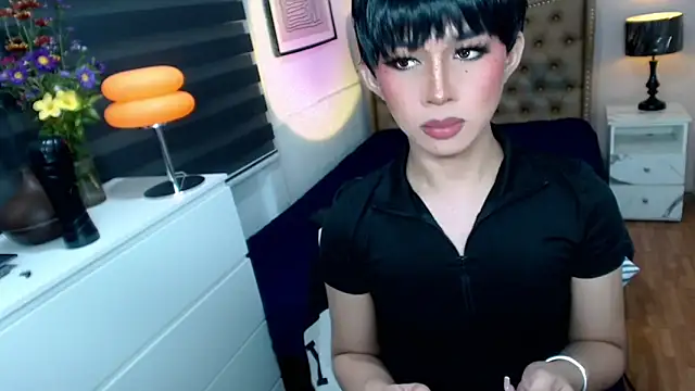 Snapshot of solana_imani chatting on October 2, 6:02 pm solana imani online show from October 2, 6:02 pm