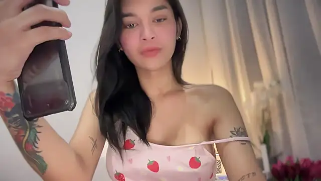 Snapshot of asiansmilexx chatting on September 27, 3:25 am asiansmilexx online show from September 27, 3:25 am