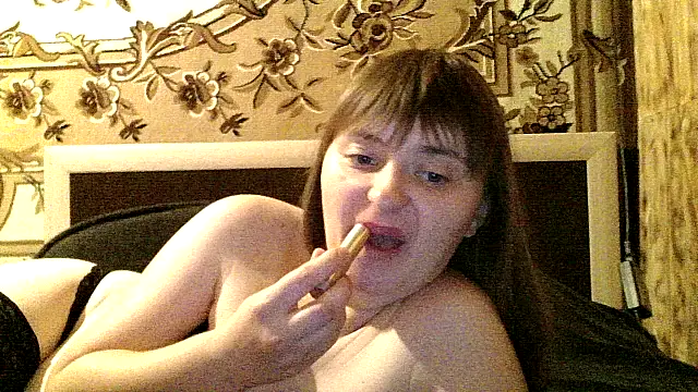 Snapshot of LuckyLust11 chatting on September 21, 4:27 pm LuckyLust11 online show from September 21, 4:27 pm
