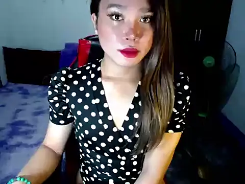 Urassiansweetcummer online show from November 3, 2:15 am