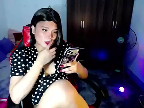 Urassiansweetcummer online show from June 18, 9:14 am