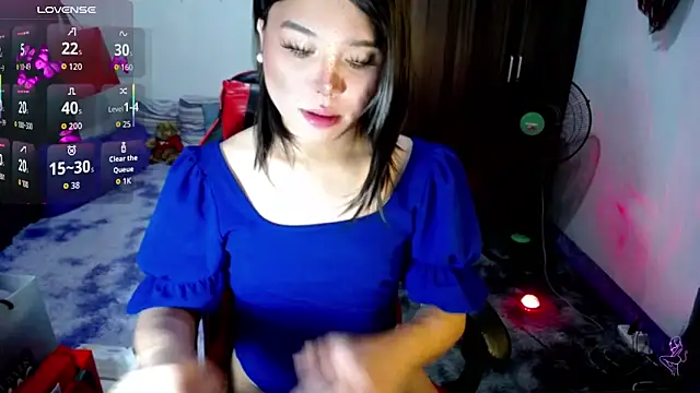 Urassiansweetcummer online show from February 18, 8:02 am