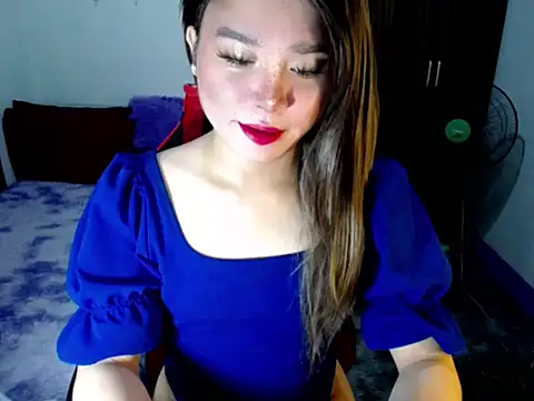 Urassiansweetcummer online show from November 11, 3:02 am