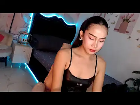 Sluttyvana online show from November 13, 7:57 pm