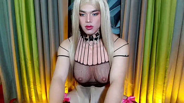 Snapshot of GoddessOFHUGEx chatting on September 23, 9:24 pm GoddessOFHUGEx online show from September 23, 9:24 pm