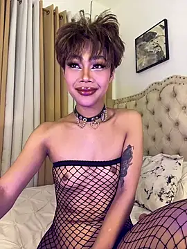 Innocent yanixx69 online show from June 26, 10:22 pm