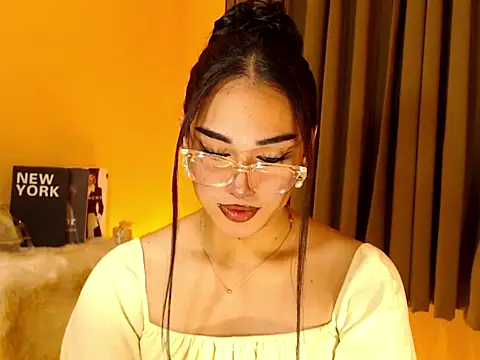 Snapshot of magnificent_kitana chatting on October 11, 8:30 am magnificent kitana online show from October 11, 8:30 am
