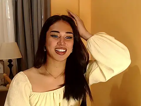 Snapshot of magnificent_kitana chatting on October 3, 10:26 pm magnificent kitana online show from October 3, 10:26 pm