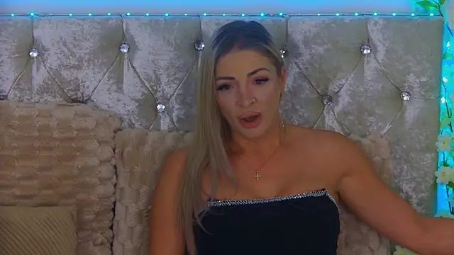 Izabellle02 online show from July 10, 2:56 am