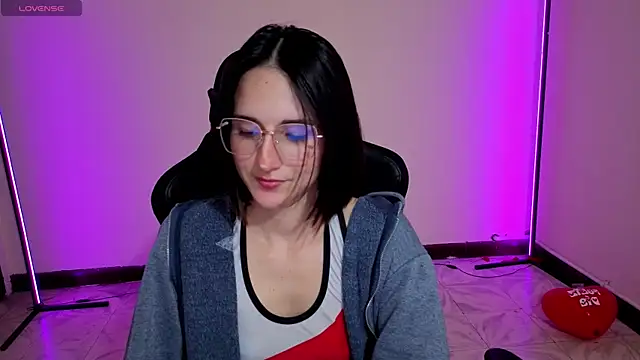 MiaLozanox online show from September 30, 8:20 am