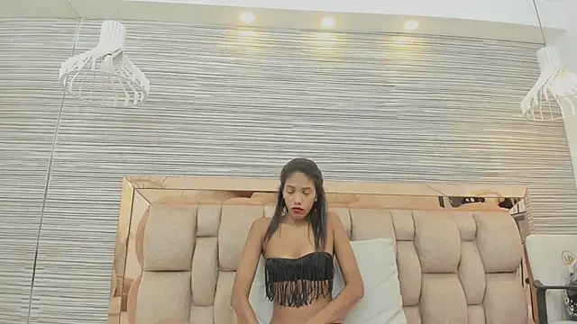 ikia lopez  online show from July 6, 11:59 am