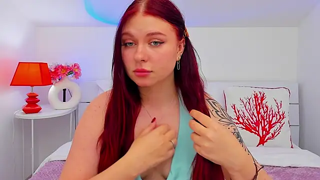 LizyBex online show from July 6, 7:05 pm
