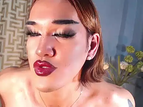 AleinaCroft online show from February 18, 5:01 pm