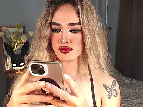 AleinaCroft online show from October 2, 1:32 am