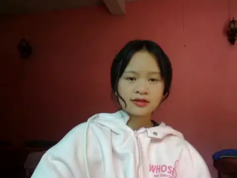 Snapshot of Daisy018 chatting on September 10, 3:28 am Daisy018 online show from September 10, 3:28 am