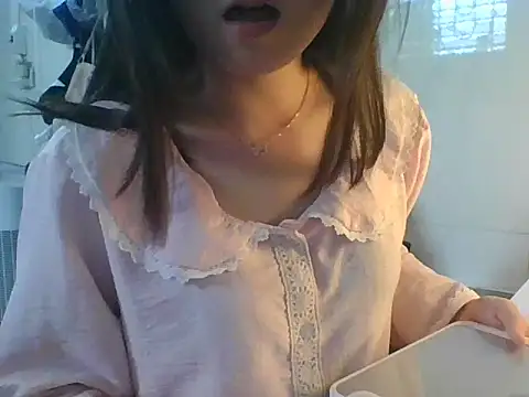 Linzly online show from November 28, 3:20 am