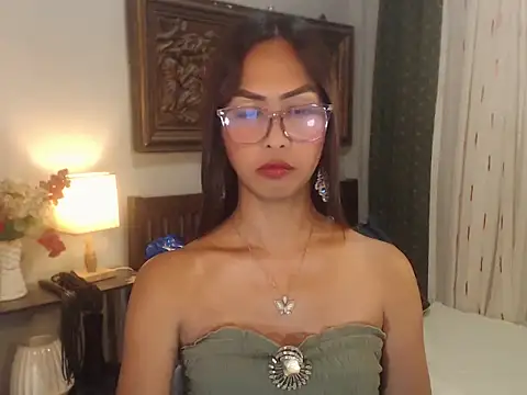 Nathalieheartt online show from July 13, 2:40 pm