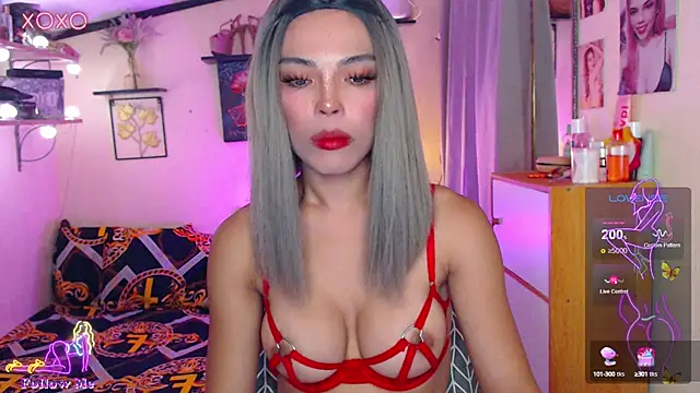 Snapshot of izabella_moore chatting on October 16, 11:35 am izabella moore online show from October 16, 11:35 am