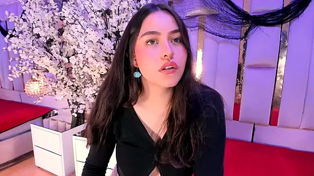 HannaCollins  online show from November 11, 2:25 pm