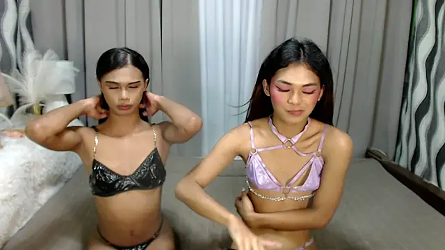 Kiah Wyatt online show from May 5, 5:27 pm