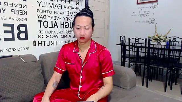 LovelyQueen69 online show from February 25, 6:45 am