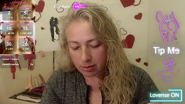 Snapshot of sofiacurvy_45 chatting on September 8, 7:46 pm sofiacurvy 45 online show from September 8, 7:46 pm
