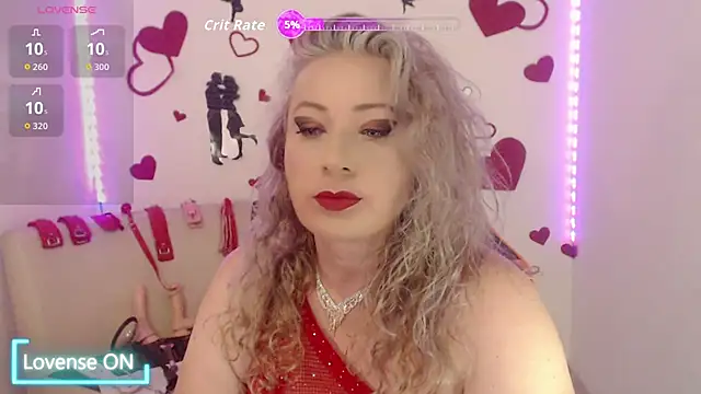 Snapshot of sofiacurvy_45 chatting on October 2, 11:32 pm sofiacurvy 45 online show from October 2, 11:32 pm