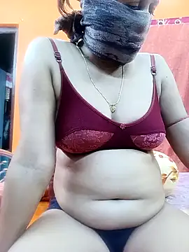 Snapshot of Hotpuja25 chatting on September 26, 7:33 pm Hotpuja25 online show from September 26, 7:33 pm