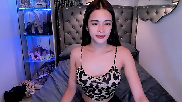 Snapshot of Lars_empress chatting on September 13, 8:22 am Lars empress online show from September 13, 8:22 am