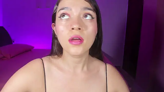 Snapshot of Luciemaurerr chatting on October 15, 5:32 am Luciemaurerr online show from October 15, 5:32 am