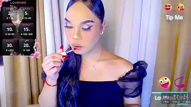 Snapshot of Dream_Mistress chatting on October 18, 8:50 am Dream Mistress online show from October 18, 8:50 am