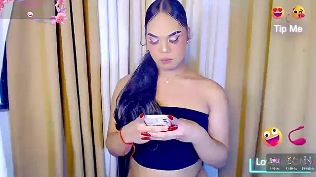 Snapshot of Dream_Mistress chatting on October 13, 6:27 am Dream Mistress online show from October 13, 6:27 am