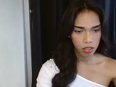 angelaxmonroe online show from May 5, 7:11 am