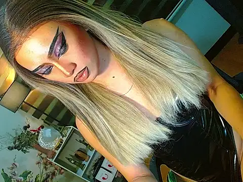 Queen yasii 88 online show from May 2, 9:18 pm