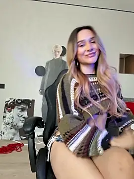Chloe Ravens online show from April 27, 7:05 am