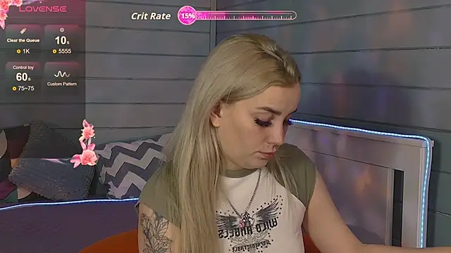 Snapshot of Crystal_Jull chatting on October 6, 3:18 pm Crystal Jull online show from October 6, 3:18 pm