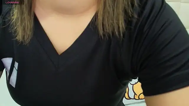 Snapshot of gisell_gomez chatting on September 30, 12:11 pm gisell gomez online show from September 30, 12:11 pm