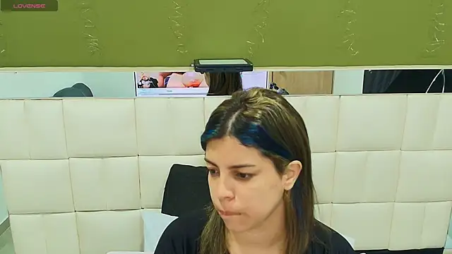 Snapshot of gisell_gomez chatting on September 18, 12:04 pm gisell gomez online show from September 18, 12:04 pm
